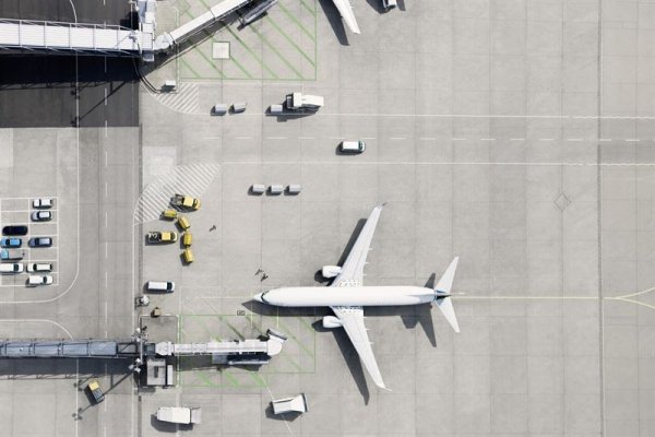 Du carburant renouvelable HVO100 pour les véhicules de manutention de l’aéroport d’Amsterdam-Schiphol